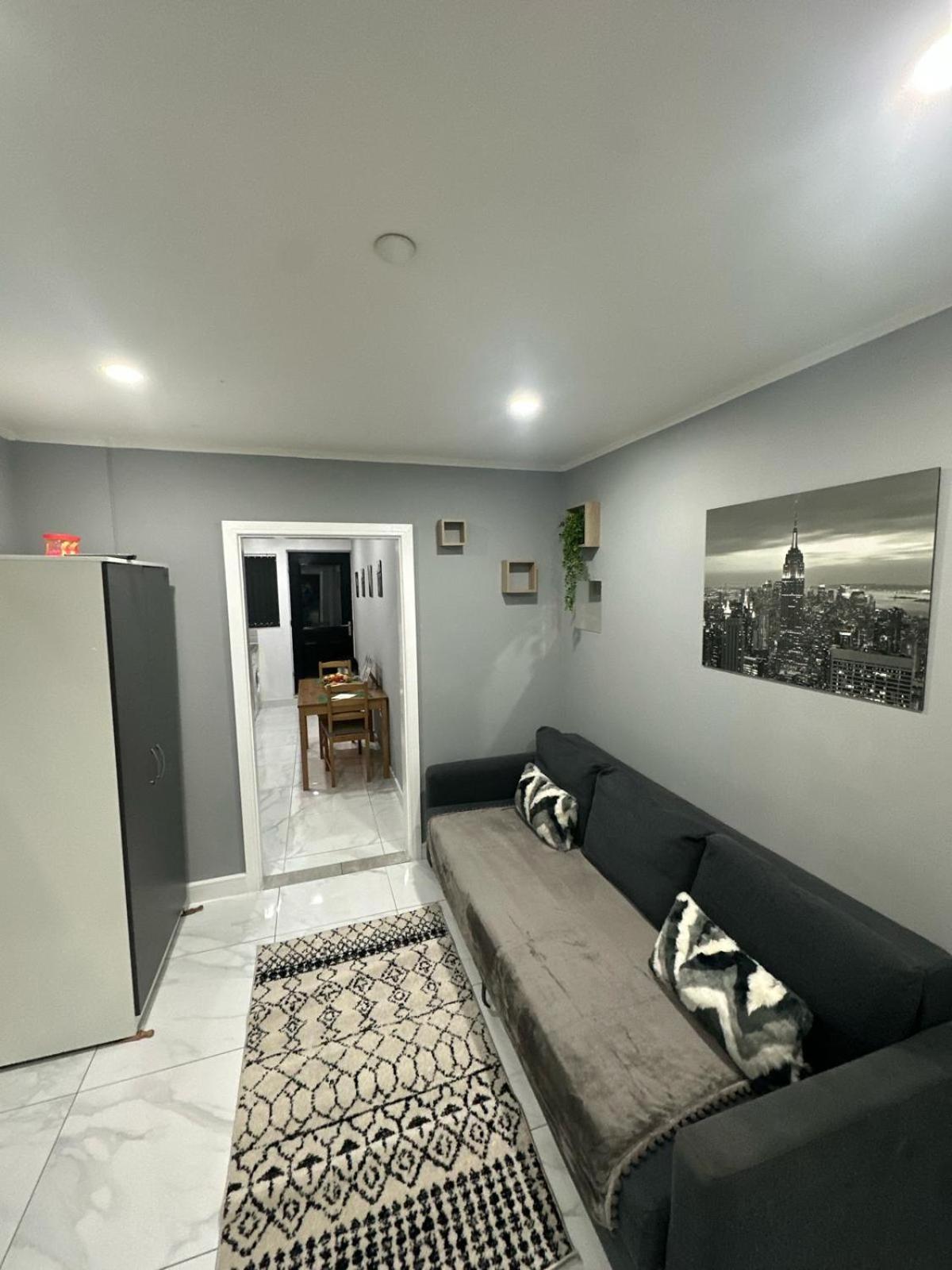 2 Bedroom Flat With Hot Tub Cardiff Ngoại thất bức ảnh