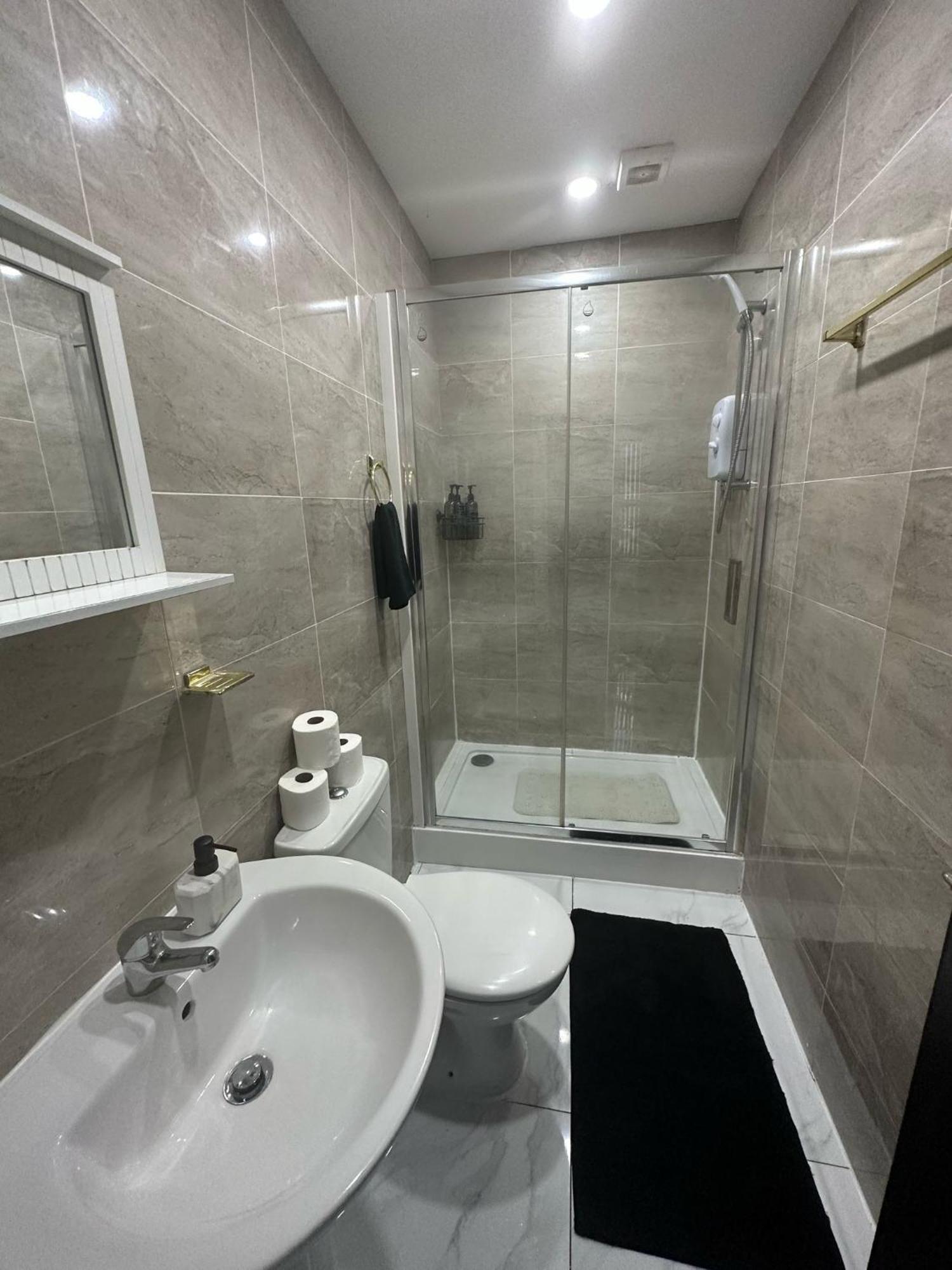 2 Bedroom Flat With Hot Tub Cardiff Ngoại thất bức ảnh