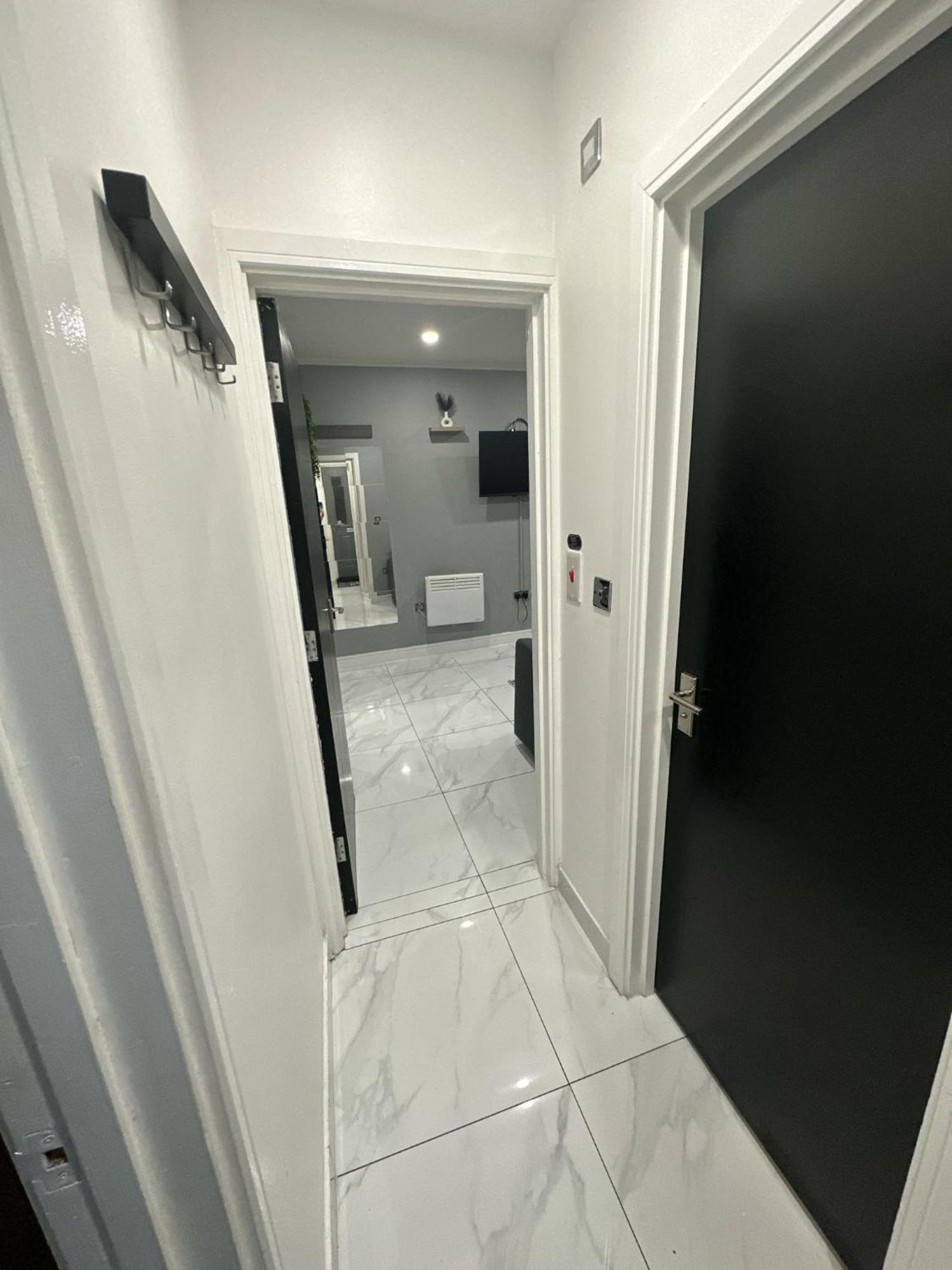 2 Bedroom Flat With Hot Tub Cardiff Ngoại thất bức ảnh